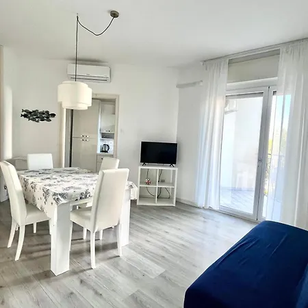 Marine Pearl Apartament *